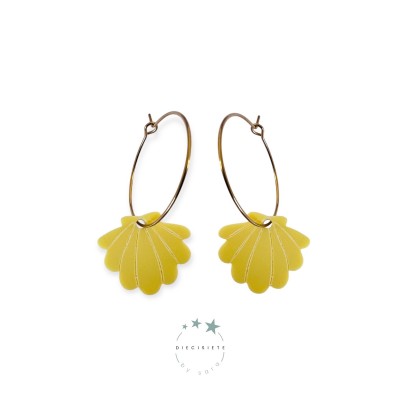 PENDIENTES ARO CONCHA COLOR AMARILLO