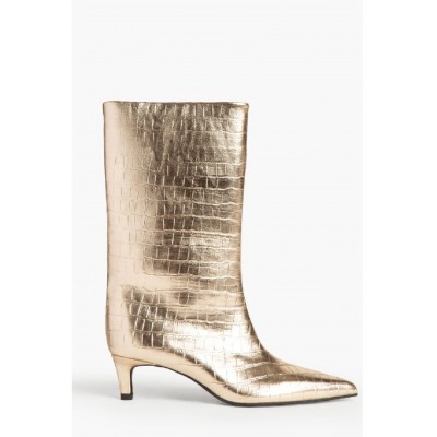 GOLDEN BOOTS