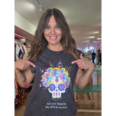CAMISETA "SOY UNA VERSIÓN MUY DIFÍCIL DE ENCONTRAR"