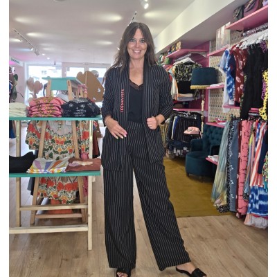 TRAJE IRROMPIBLE
